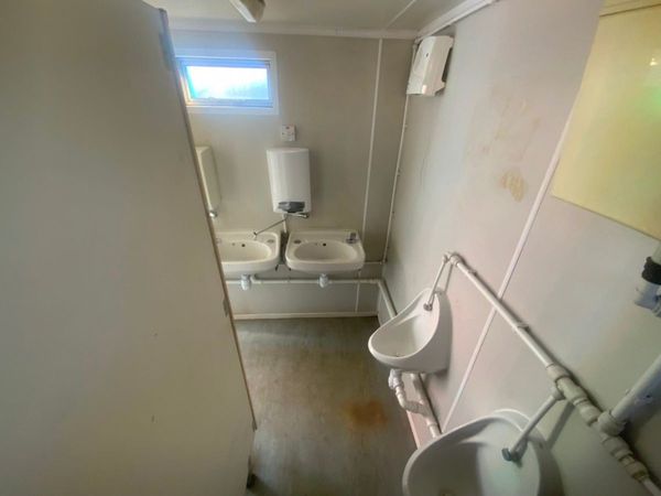 16ft x 9ft ANTI VANDAL TOILET CONTAINER...2434V 354163784