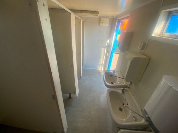 16ft x 9ft ANTI VANDAL TOILET CONTAINER...2434V 354163783