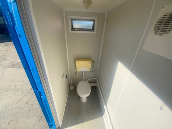 16ft x 9ft ANTI VANDAL TOILET CONTAINER...2434V 354163792
