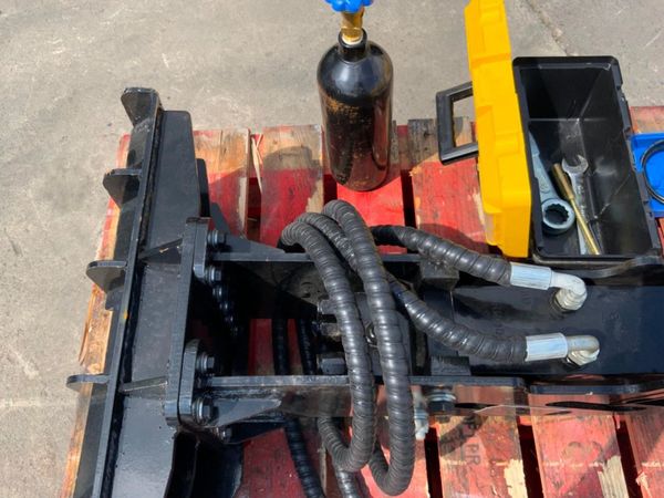 UNUSED MINI SKID STEER BREAKER / HAMMER...318w. 354363428