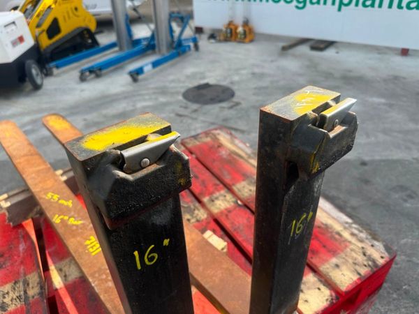 FORKLIFT FORKS ....4.7 FT ....55 INCH ....16" BAR 354375099