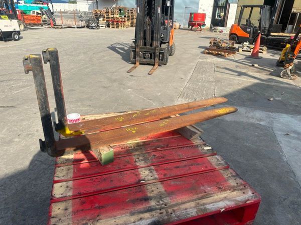 FORKLIFT FORKS ....4.7 FT ....55 INCH ....16" BAR 354375103