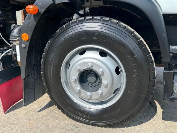 2018 IVECO...JOHNSTON ROAD SWEEPER ..115 Mile 354373167