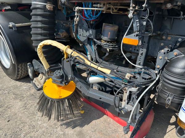 2018 IVECO...JOHNSTON ROAD SWEEPER ..115 Mile 354373168