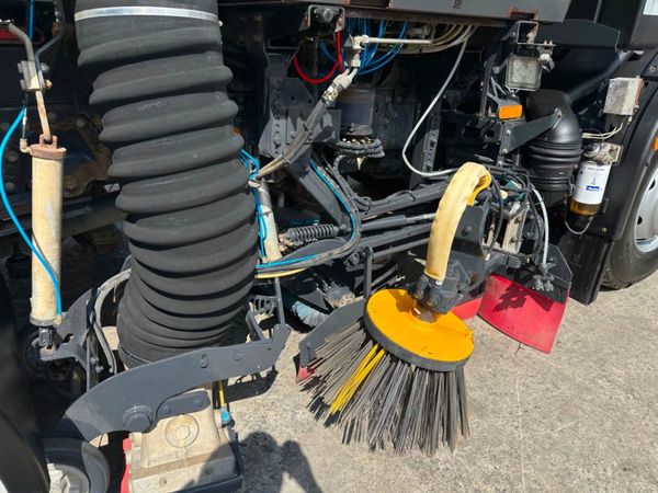 2018 IVECO...JOHNSTON ROAD SWEEPER ..115 Mile 354373169