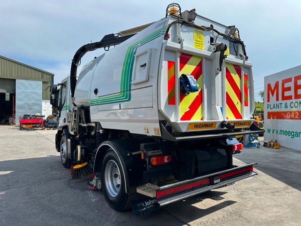 2018 IVECO...JOHNSTON ROAD SWEEPER ..115 Mile 354373174
