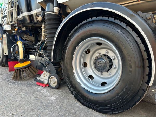 2018 IVECO...JOHNSTON ROAD SWEEPER ..115 Mile 354373177