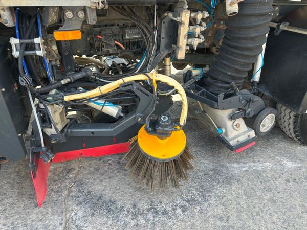 2018 IVECO...JOHNSTON ROAD SWEEPER ..115 Mile 354373181