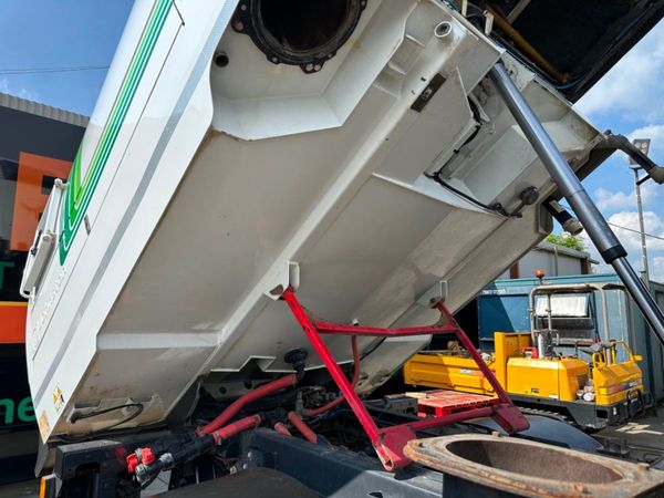 2018 IVECO...JOHNSTON ROAD SWEEPER ..115 Mile 354373194