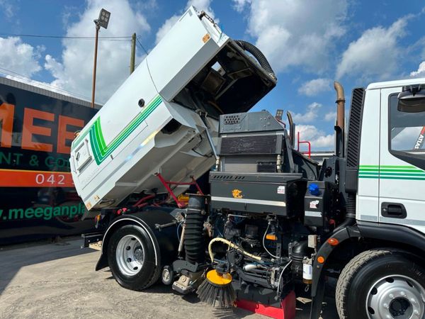 2018 IVECO...JOHNSTON ROAD SWEEPER ..115 Mile 354373192