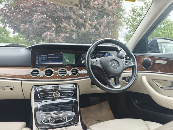 Mercedes-Benz E-Class E200d Avantgarde Auto 354373858