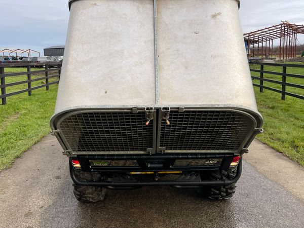 2022 John Deere Gator 865 with Canopy 354390989