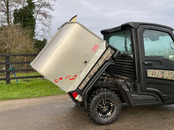 2022 John Deere Gator 865 with Canopy 354390990