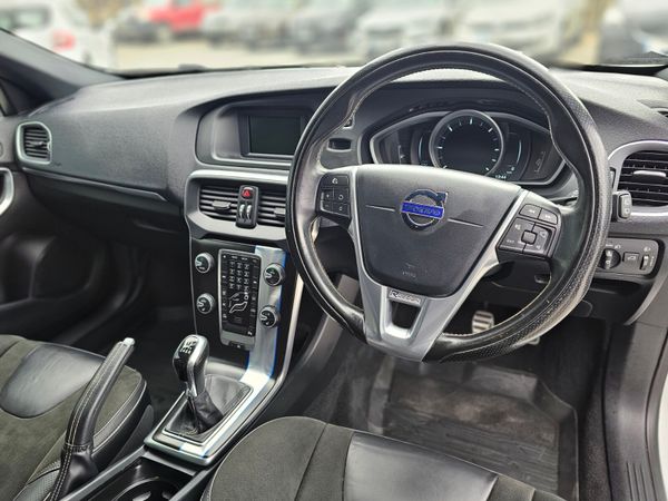 VOLVO V40 R-DESIGN // FULL SERVICE HISTORY 354400484