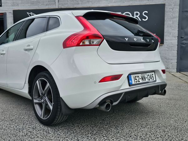 VOLVO V40 R-DESIGN // FULL SERVICE HISTORY 354401025