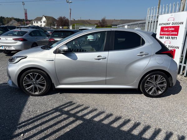 2022 Toyota Yaris hybrid platinum 354439234