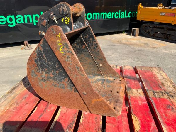 18 JCB DIGGING BUCKET.35mm PINS.226 w. 354492953
