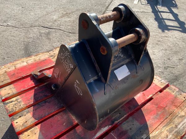 18" JCB MINI DIGGER BUCKET....35mm......220w. 354500516