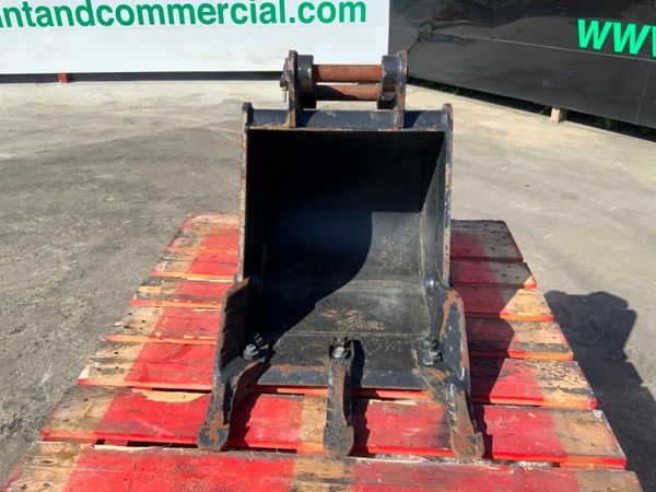 18" JCB MINI DIGGER BUCKET....35mm......220w. 354500517