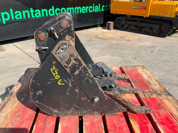18" JCB MINI DIGGER BUCKET....35mm......220w. 354500512