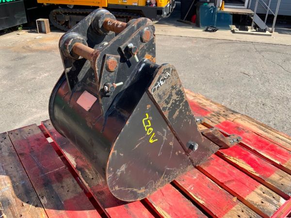 18" JCB MINI DIGGER BUCKET....35mm......220w. 354500513