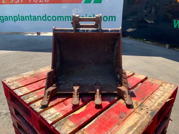 24" JCB MINI DIGGER BUCKET....35mm PINS.....216w. 354523736