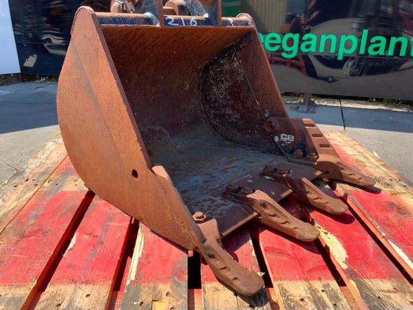 24" JCB MINI DIGGER BUCKET....35mm PINS.....216w. 354523738