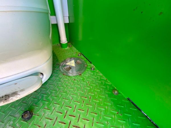 MINEARC   SELF CONTAINED PORTABLE TOILET. 354536037