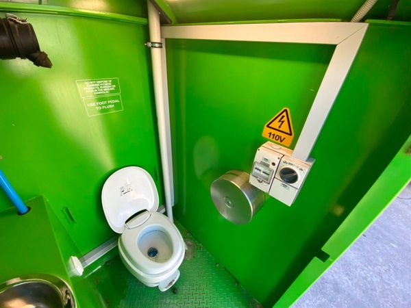 MINEARC   SELF CONTAINED PORTABLE TOILET. 354536038