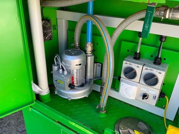MINEARC   SELF CONTAINED PORTABLE TOILET. 354536032