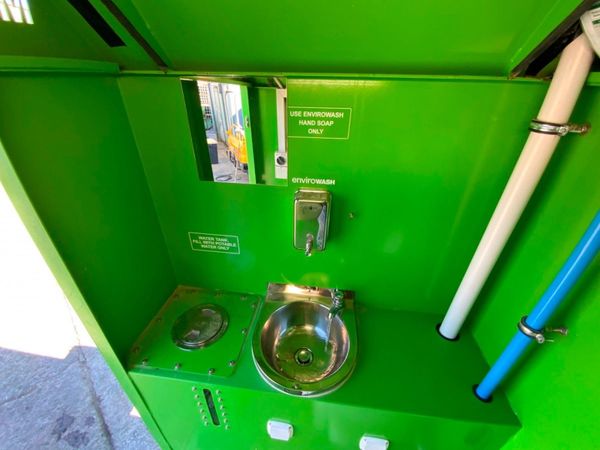MINEARC   SELF CONTAINED PORTABLE TOILET. 354536042