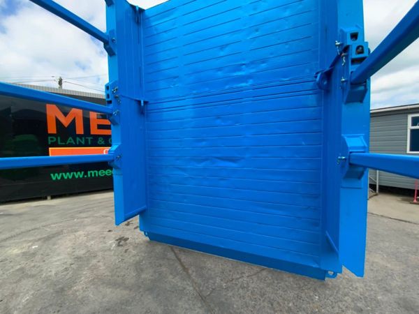 MANHOLE SHORING SUPPORT / TRENCH BOX...4949. 354646704