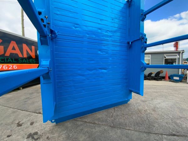 MANHOLE SHORING SUPPORT / TRENCH BOX...4949. 354646703