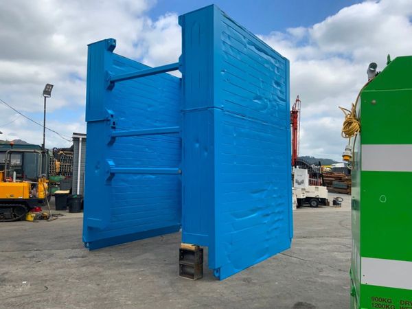 MANHOLE SHORING SUPPORT / TRENCH BOX...4949. 354646711