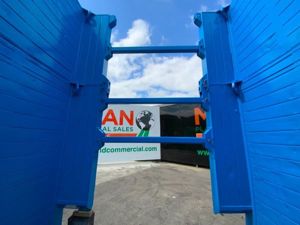 MANHOLE SHORING SUPPORT / TRENCH BOX...4949. 354648942