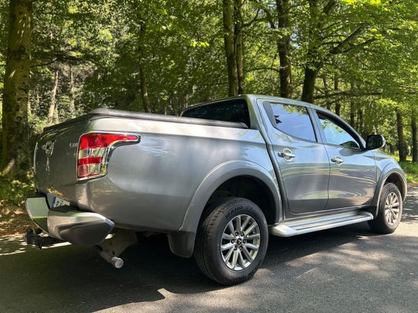 182 Mitsubishi L200 Massive Spec Automatic 354656714