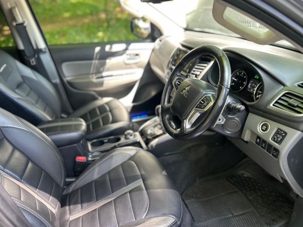 182 Mitsubishi L200 Massive Spec Automatic 354656742