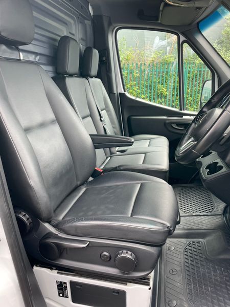 Sprinter 519 Derated Auto ExLWB ExHigh Roof Auto 354657823