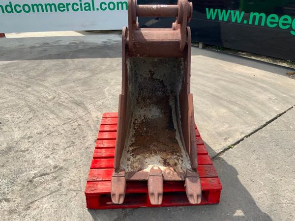 24"  STRICKLAND BUCKET.......80mm PINS......180. 354659089