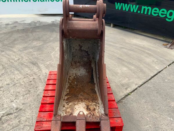 24"  STRICKLAND BUCKET.......80mm PINS......180. 354659081