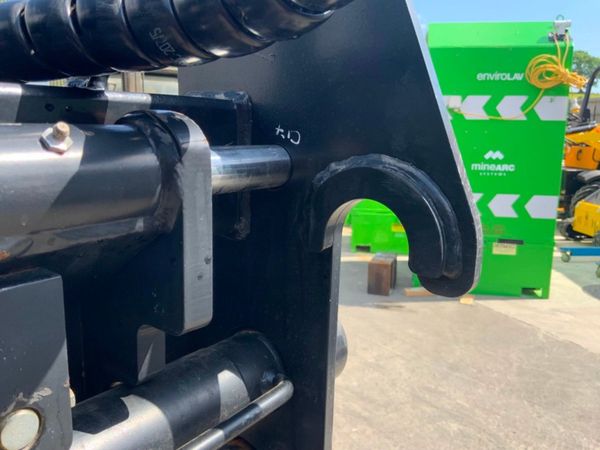 JCB PRECISION PLACER FORK CARRIAGE.....4280. 354666328