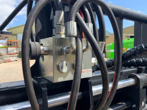 JCB PRECISION PLACER FORK CARRIAGE.....4280. 354666329