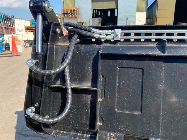 72" SKID STEER 4 IN 1 LOADER BUCKET......1508k. 354673391