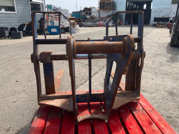 PALLET FORK ATTACHMENT........65mm PINS.......433 354784982