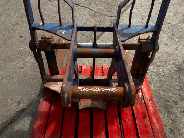 PALLET FORK ATTACHMENT........65mm PINS.......433 354784990