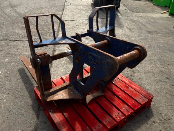 PALLET FORK ATTACHMENT........65mm PINS.......433 354784991