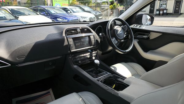 Jaguar F-Pace 2017 AA APPROVED 354788735
