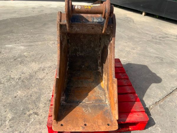 24" STRICKLAND BUCKET.....65mm PINS.......186w. 354781605