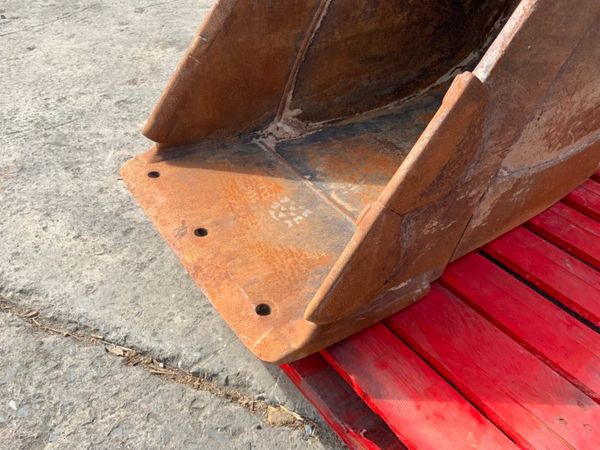 24" STRICKLAND BUCKET.....65mm PINS.......186w. 354781614