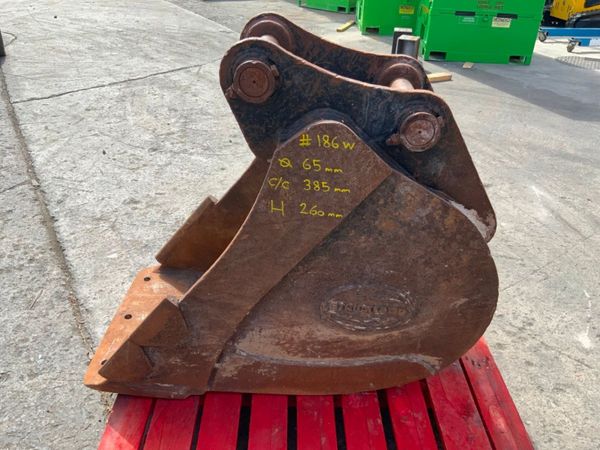 24" STRICKLAND BUCKET.....65mm PINS.......186w. 354781612